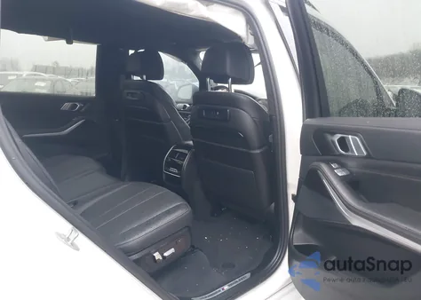 2022 BMW X7 xDrive40I z USA, uszkodzony, nr VIN 5UXCW2C05N9K70104